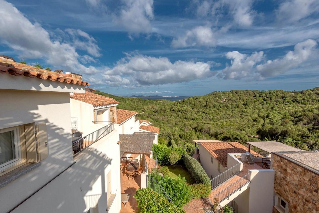 Cala Bitta Residence Con Piscina A 4 Km Da Baja Sardinia מראה חיצוני תמונה