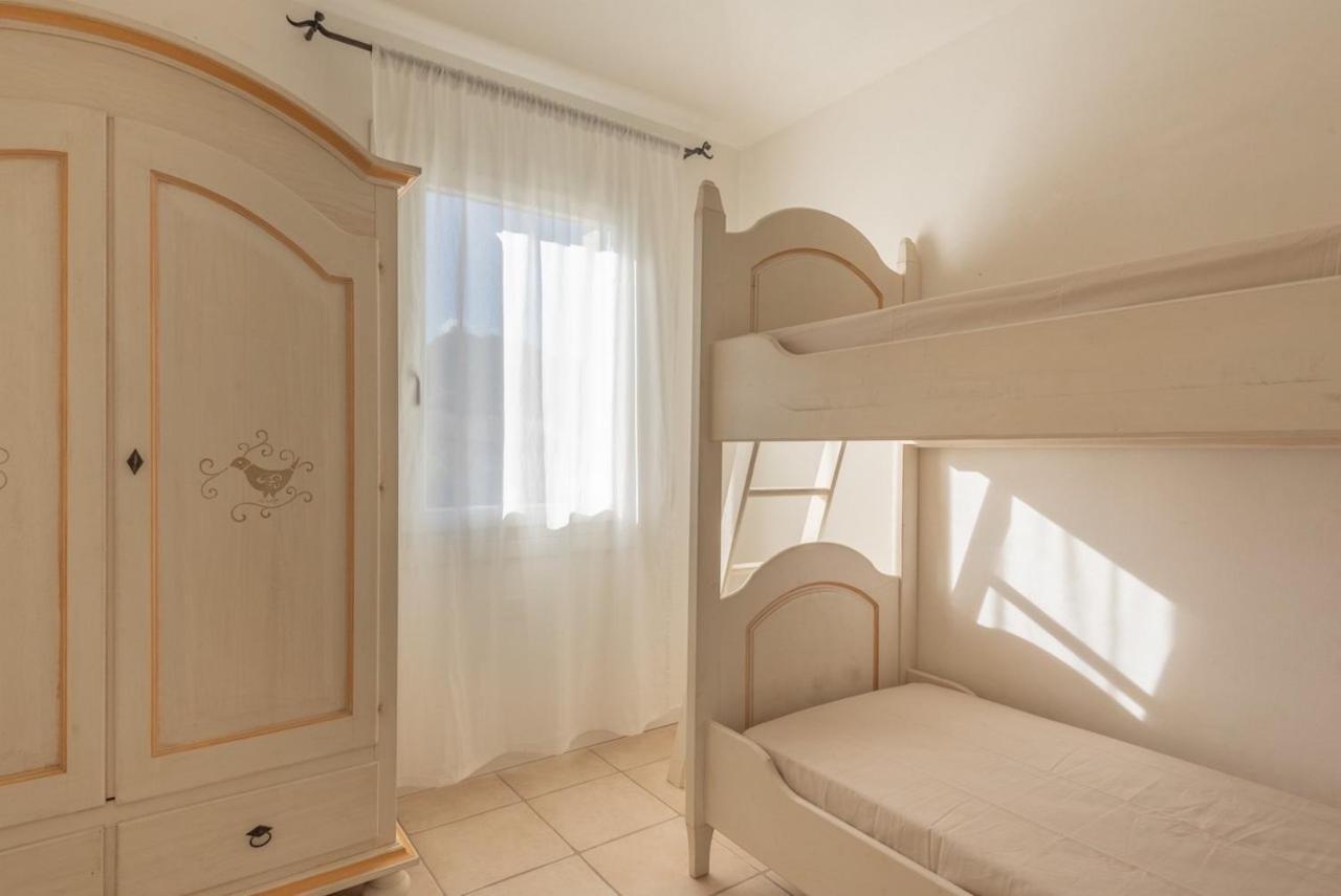 Cala Bitta Residence Con Piscina A 4 Km Da Baja Sardinia מראה חיצוני תמונה