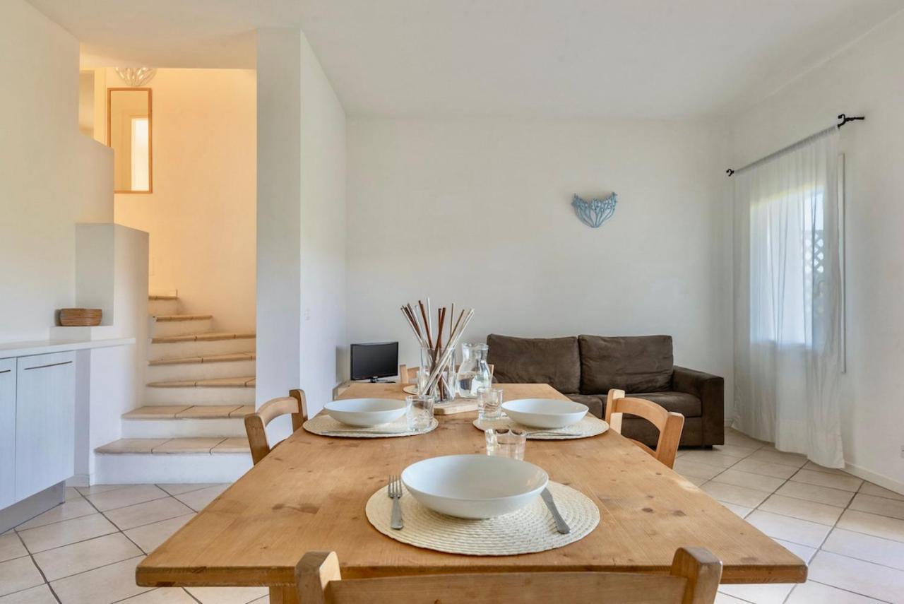Cala Bitta Residence Con Piscina A 4 Km Da Baja Sardinia מראה חיצוני תמונה